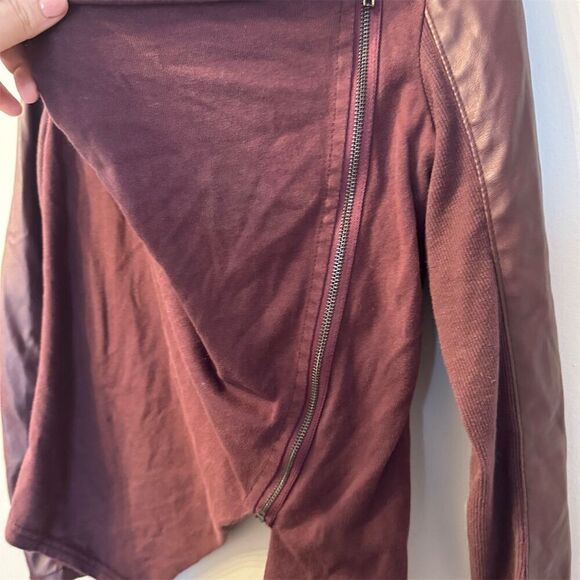 BLANKNYC Women's Burgundy Faux Leather Jacket Size S Asymmetrical Front - Picture 3 of 7